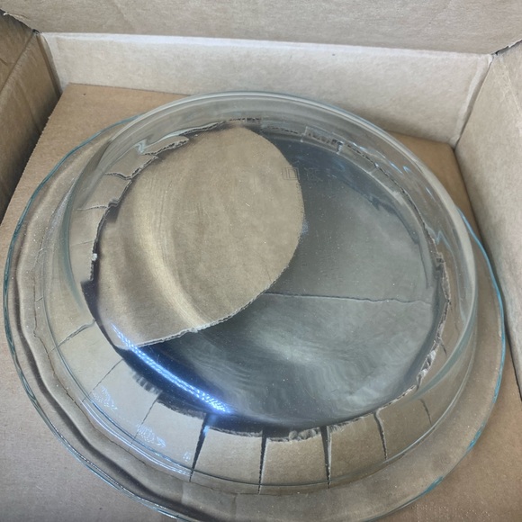 2 piece pyrex pie dish set - Picture 1 of 3